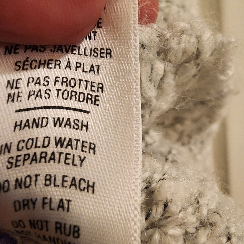 CHIC sweater - Picture 6 of 6